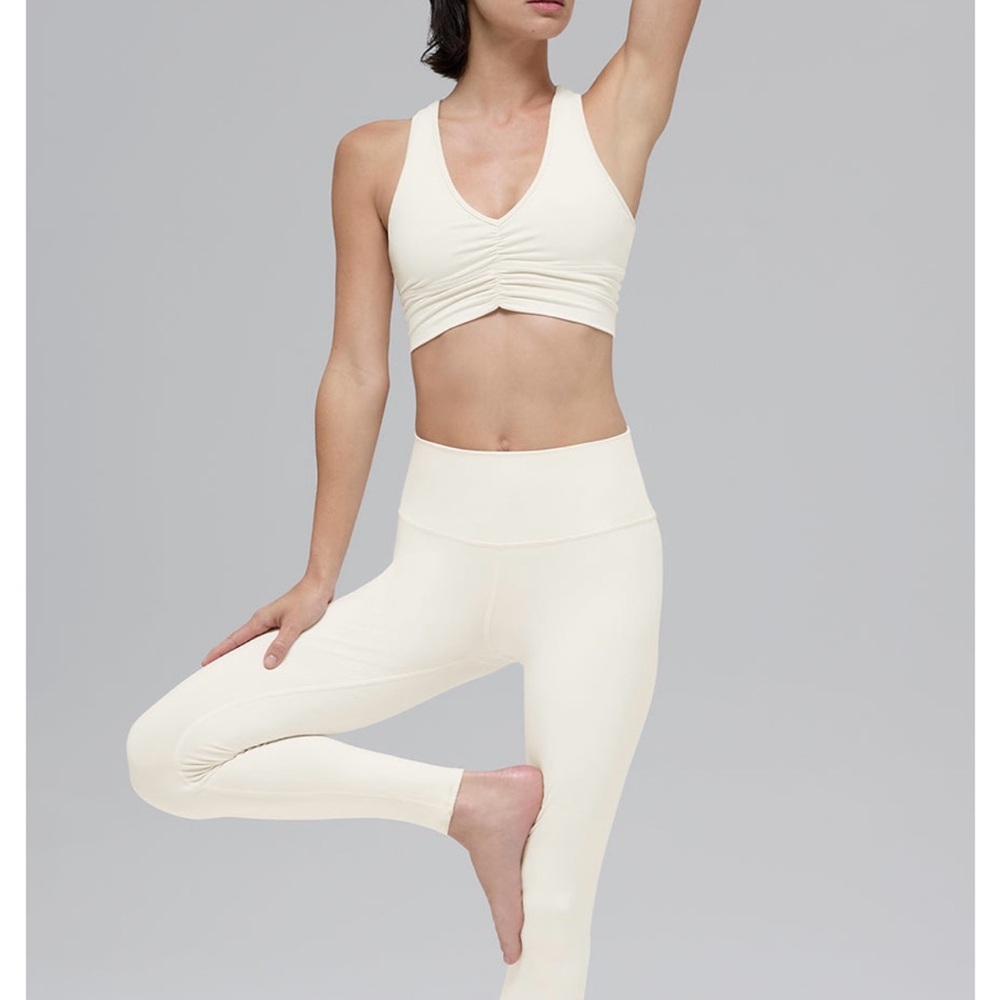 Alo Yoga Wild Thing Bra, white